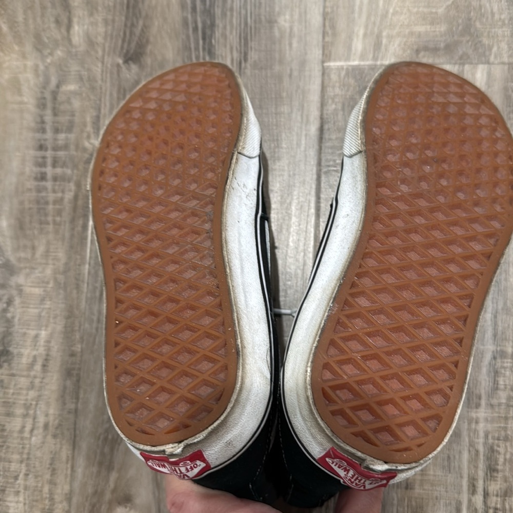 Vans - Picture 3 of 4